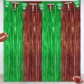 Cortinas ZATAYE metálicas marrón y verde, fondo ideal para fotos de fútbol.