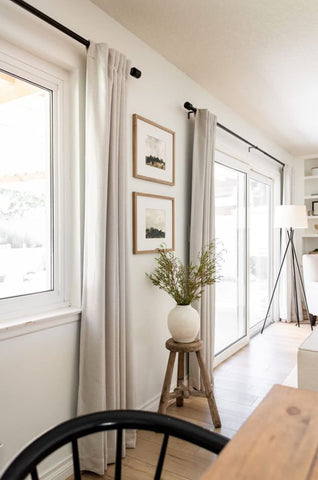 Protege muebles y suelos con 100% Blackout Shield color crema.