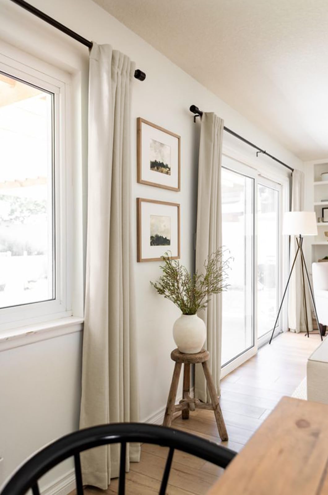 Textura de lino de 100% Blackout Shield, aspecto clásico y suave.