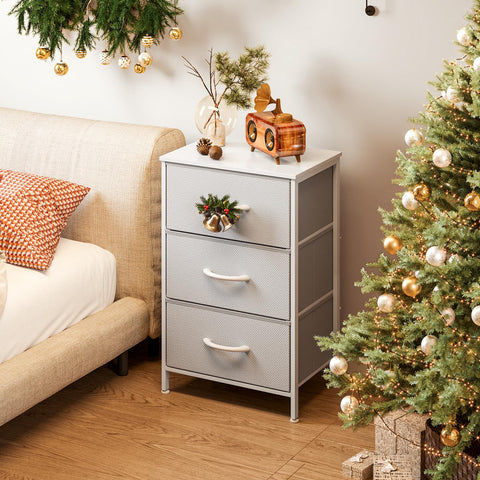 Comoda AODK con cajones profundos, ofrece almacenamiento ordenado para ropa y accesorios.