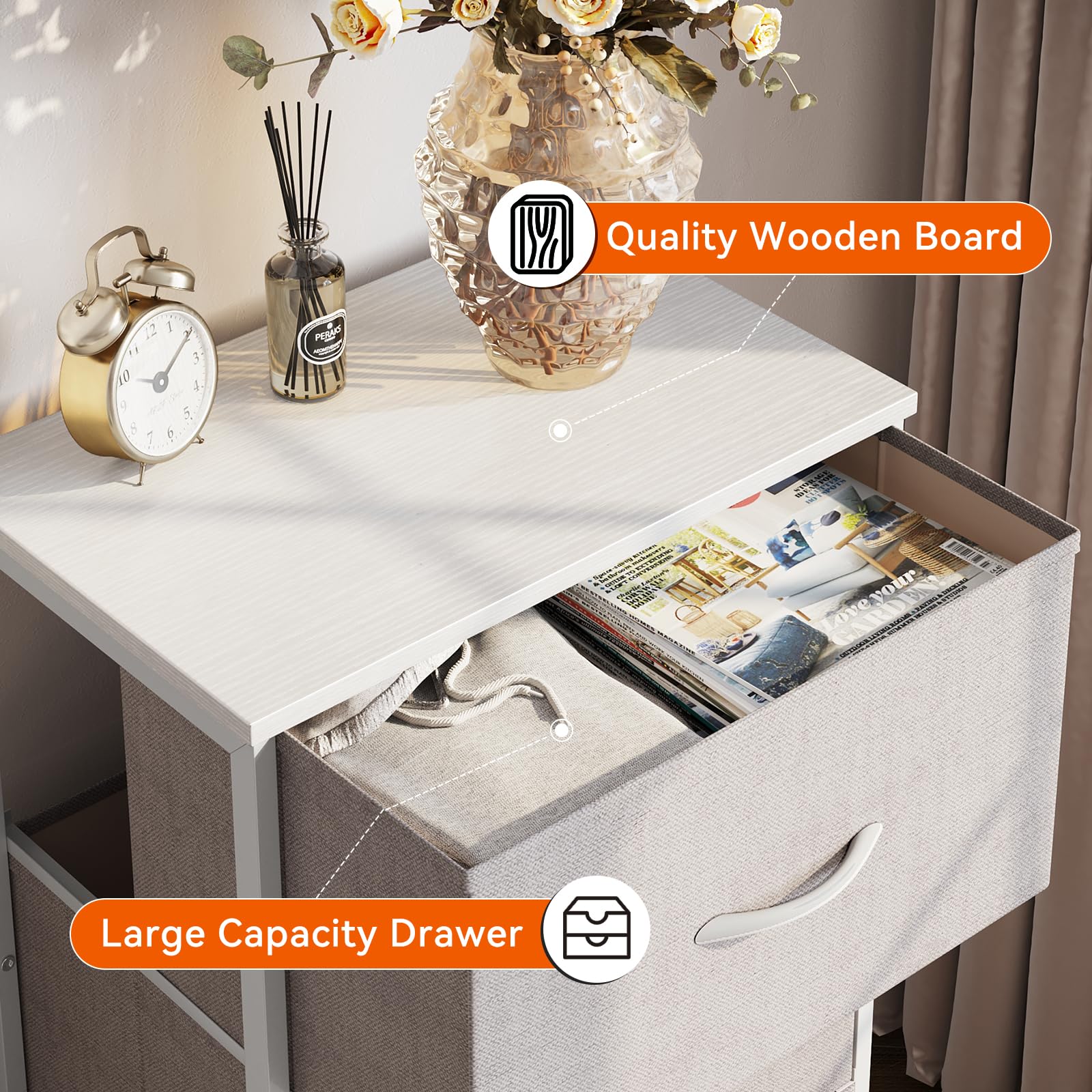 Comoda AODK, estructura metálica, garantiza durabilidad y estabilidad en cualquier habitación.