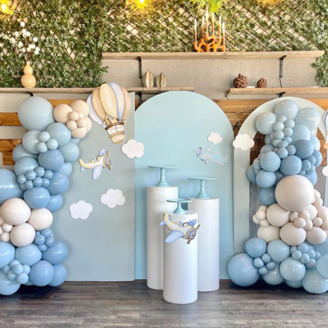 Decoración completa con globos Awenztech y cinta para guirnaldas.