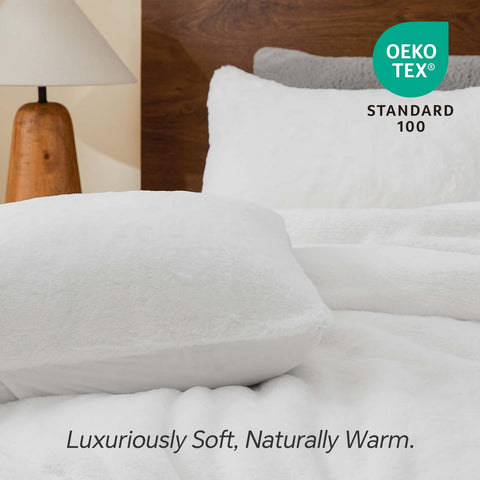 BEDELITE detalle-textura pelo artificial, primer plano muestra suavidad