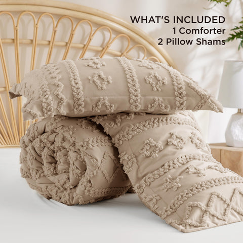 Conjunto incluye edredón 90x90 y dos fundas de almohada.