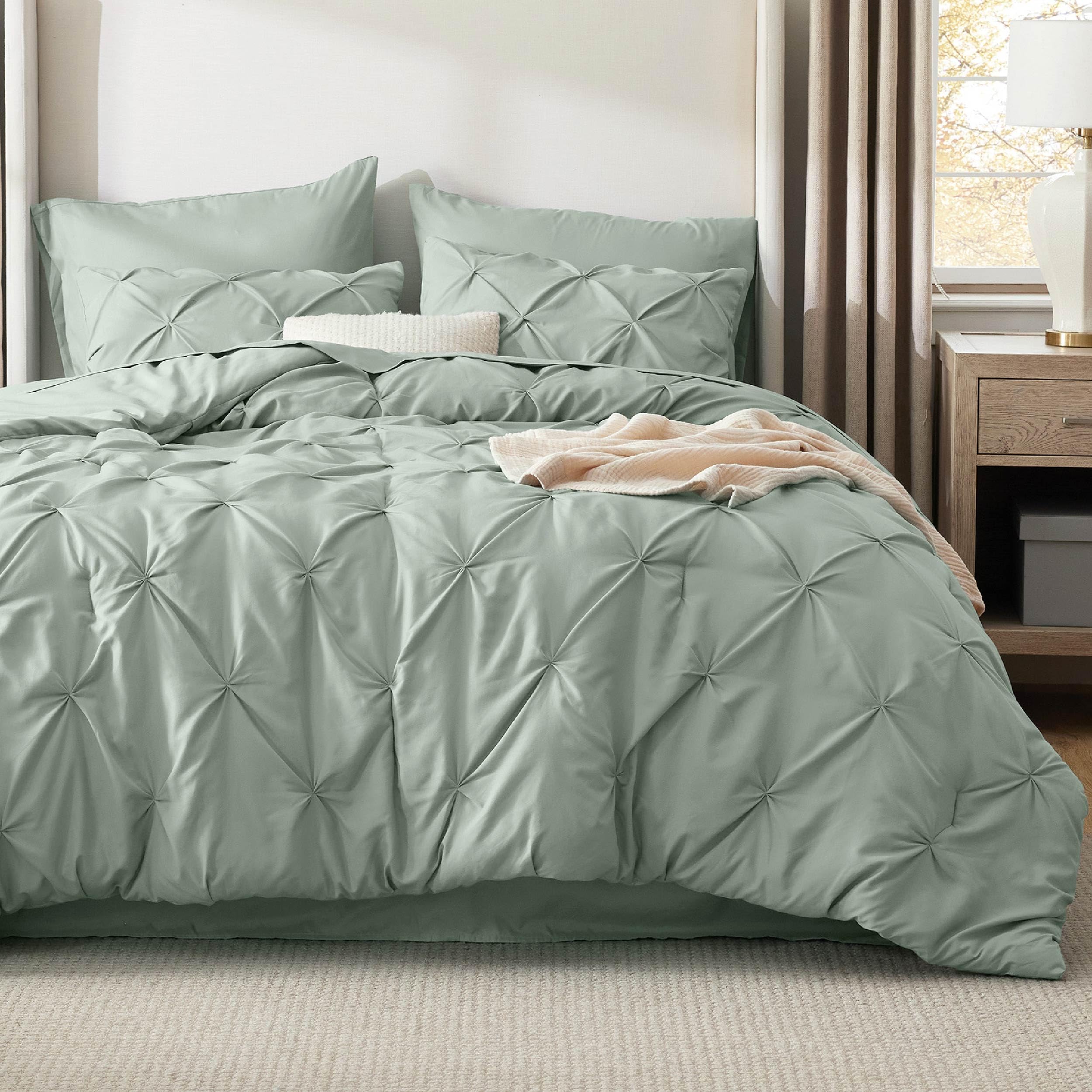 Bedsure funda almohada queen 20x30 en verde salvia, ideal para descanso confortable.