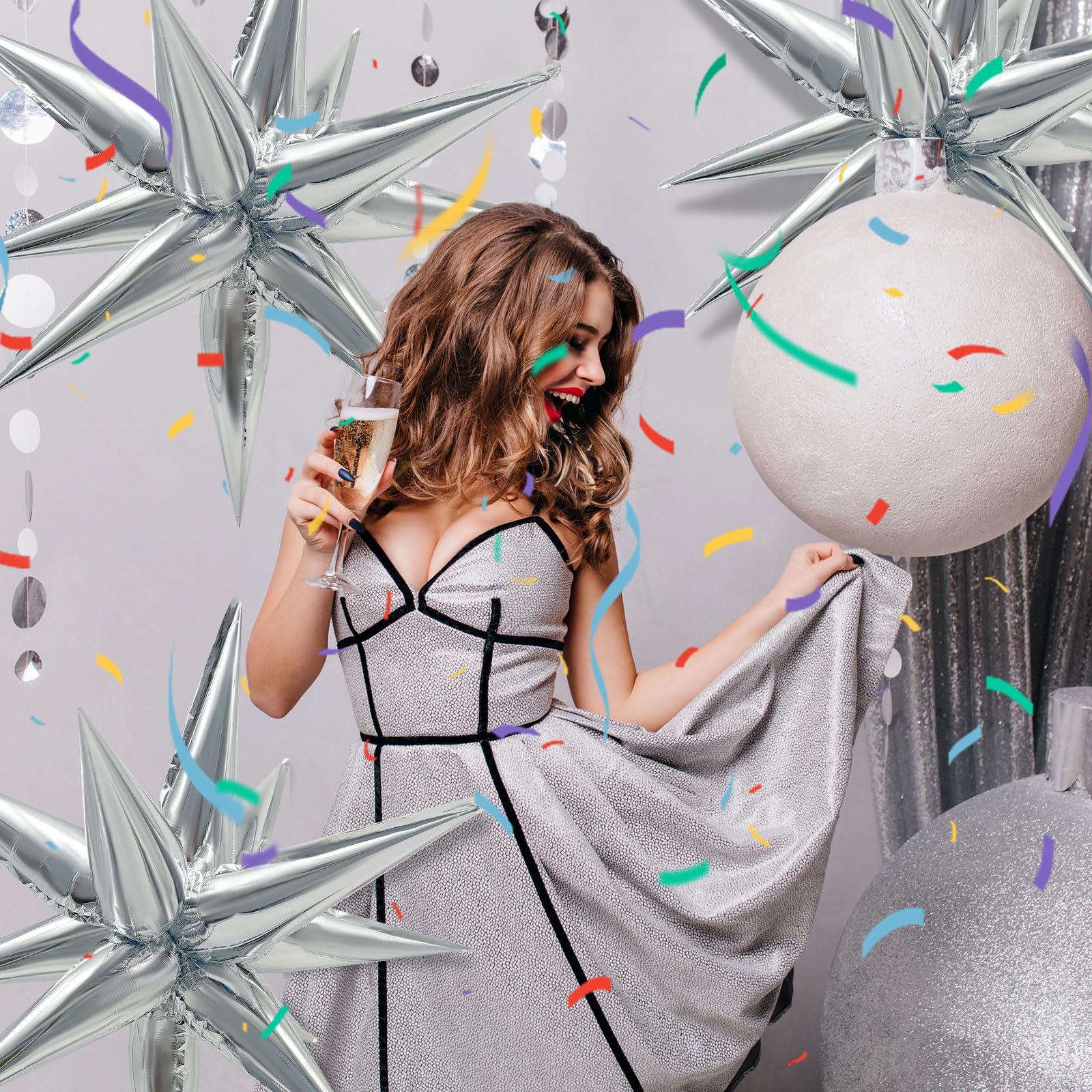 Globos estrella plateados de BOMSI inflados para fondos brillantes.