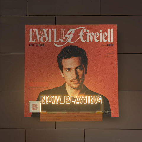 CoolGift Mart: estructura de madera y acrílico para vinilos, duradera y resistente a arañazos.