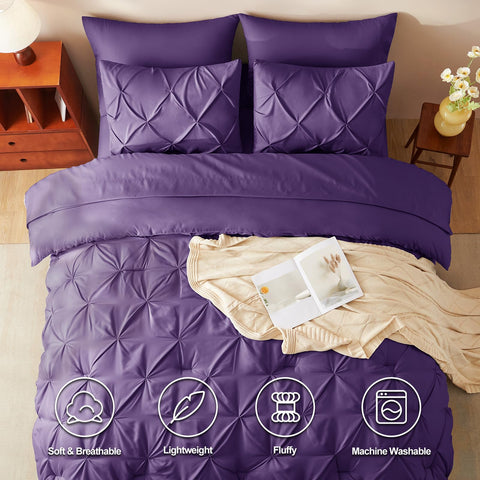 Fundas de almohada CozyLux Reina púrpura para un look coordinado.