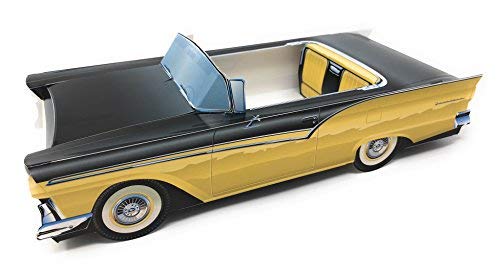 Dunwoody: centro de mesa con autos clásicos para decorar la mesa.