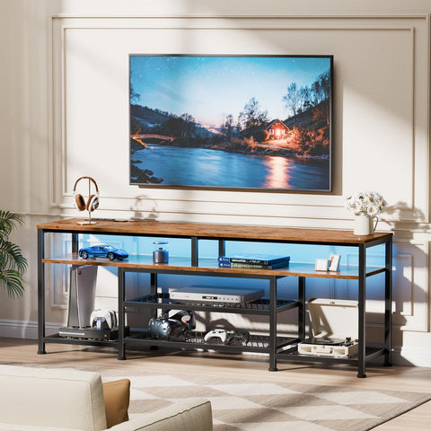 Furologee Mueble TV con tomas de corriente y USB para alimentar dispositivos.