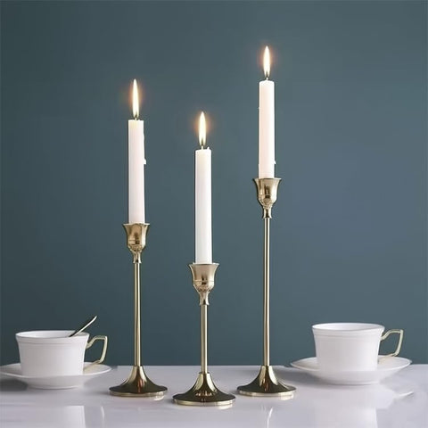Generic portavelas dorados diseño atemporal para cenas especiales