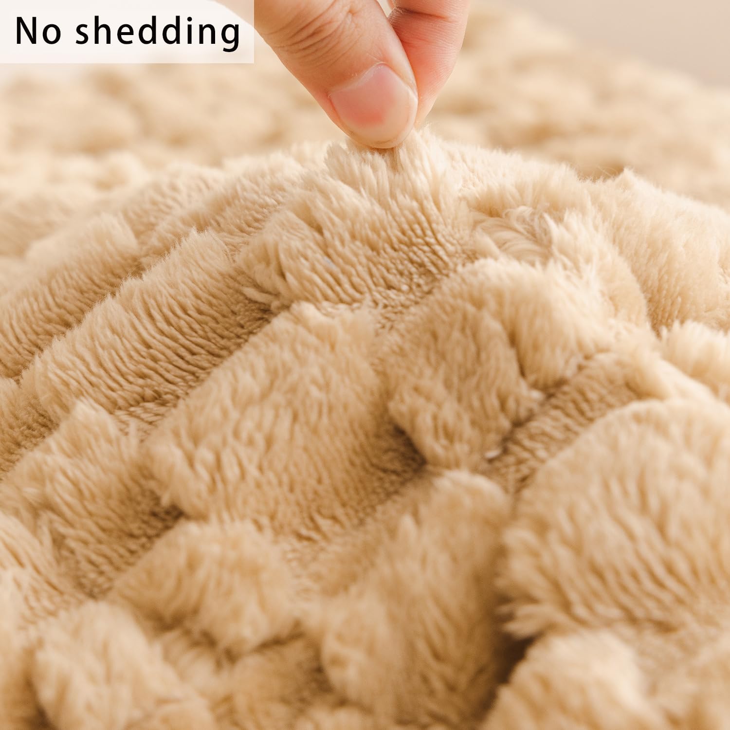 Gumfolk Plush: diseño elegante, se adapta a seccionales y sofás.