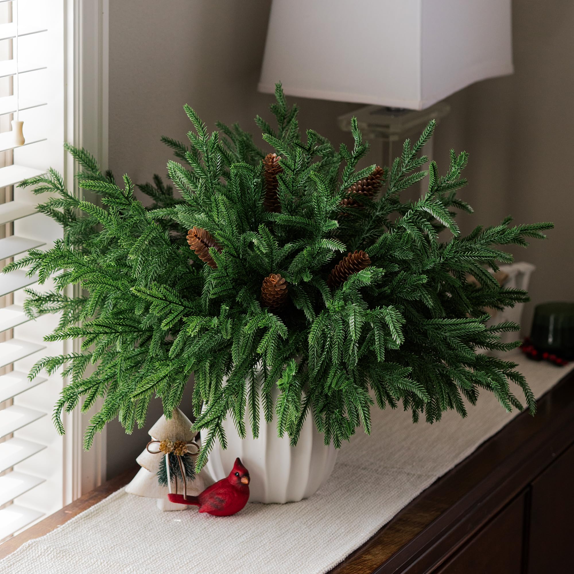 Conos grandes para acentos voluminosos en arreglos.