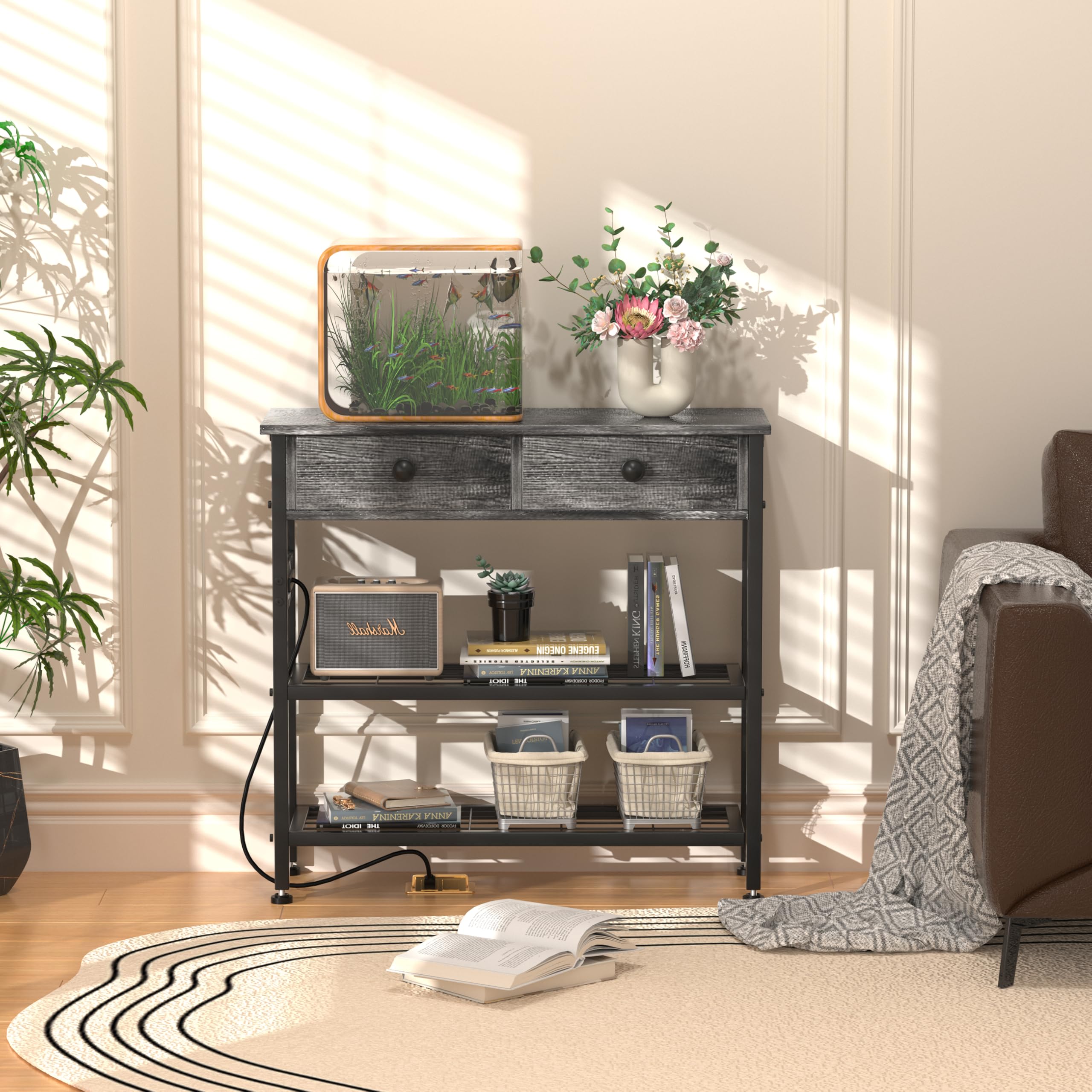 Keelian tomas USB y corriente: carga rápida de dispositivos sin ocupar la mesa.