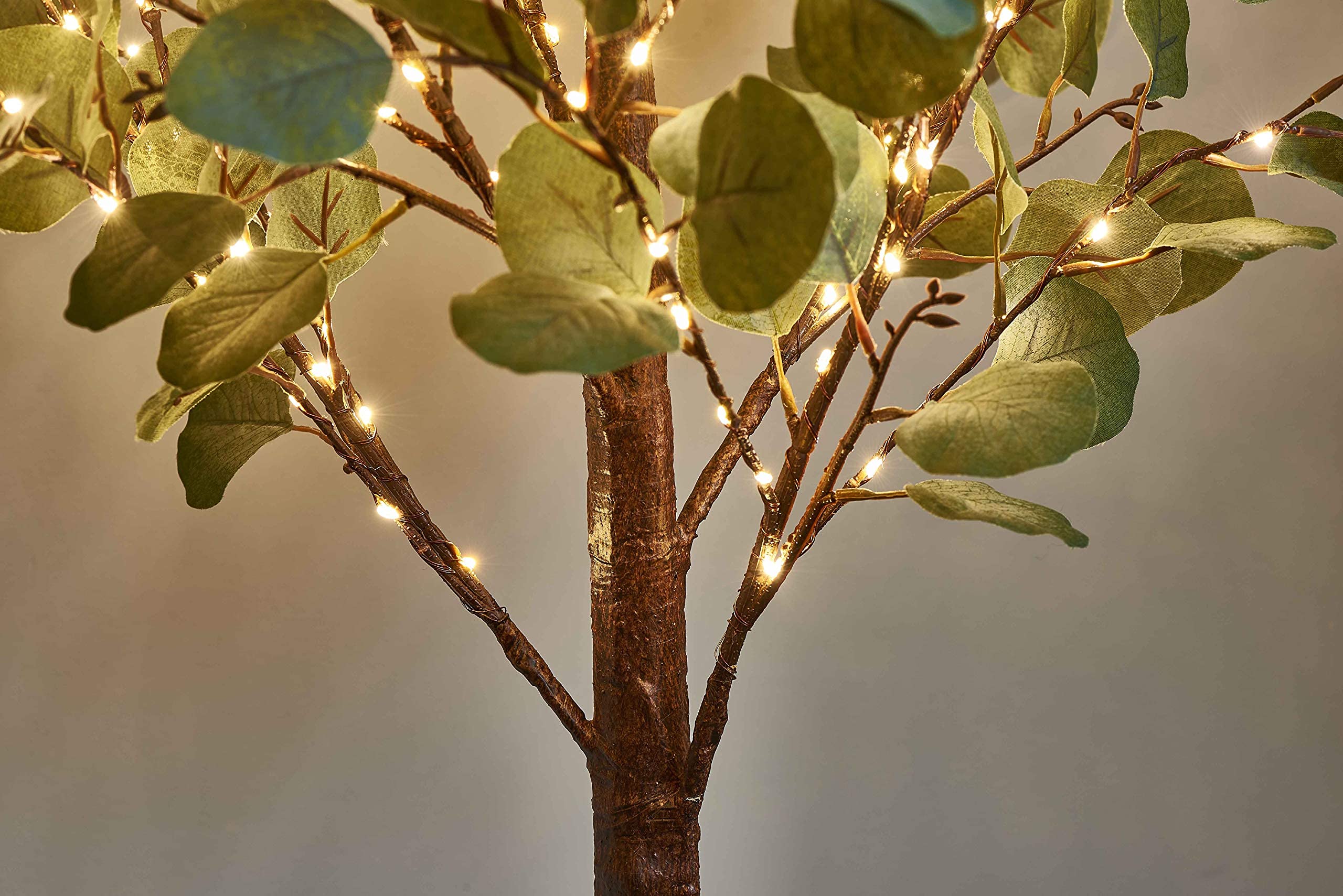 LITBLOOM 160 luces LED cálidas para un brillo suave.