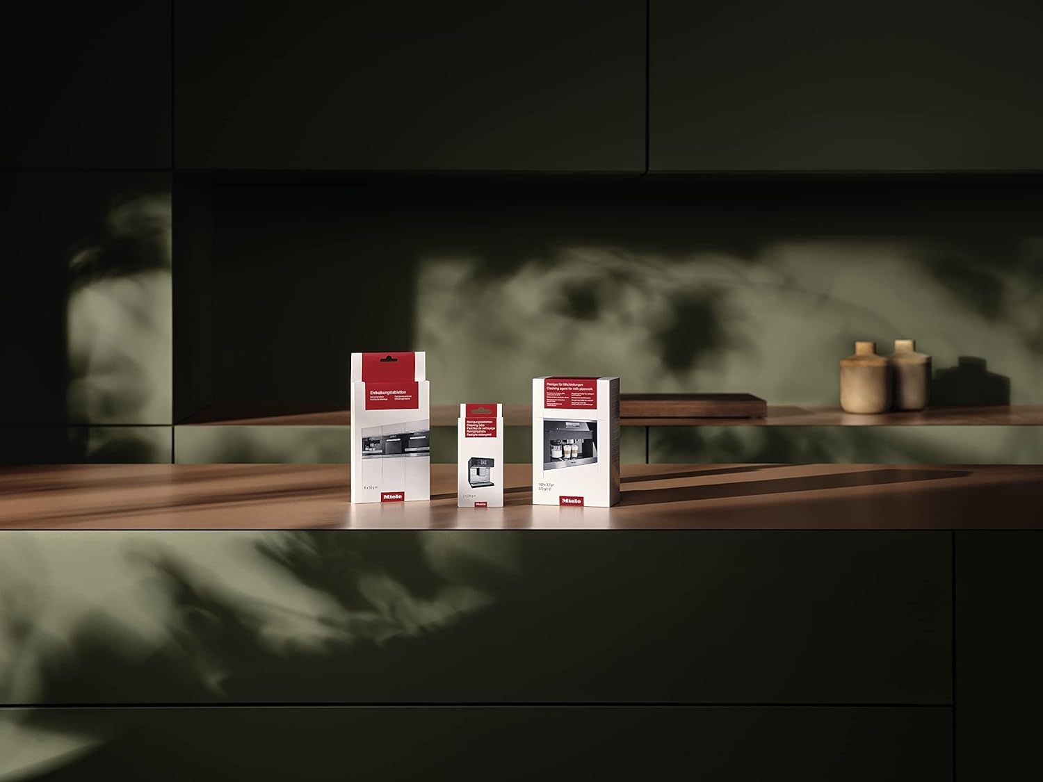 Interior de tuberías de leche limpia gracias al limpiador Miele.