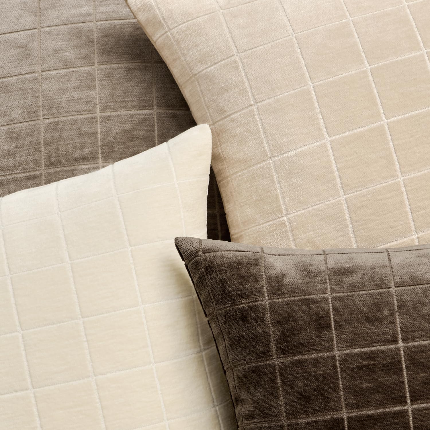 Funda MIULEE de chenille con patrón de cuadritos marrón para decoración.