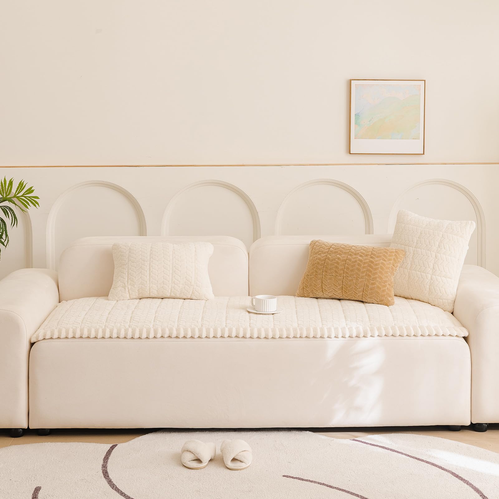 Base antideslizante de silicona en funda Mivnue, evita deslizamientos durante el juego.