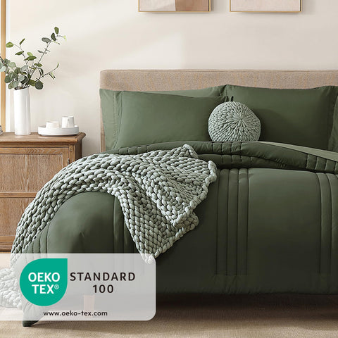 Sábana ajustable Monbix Reina oliva se mantiene en su lugar.