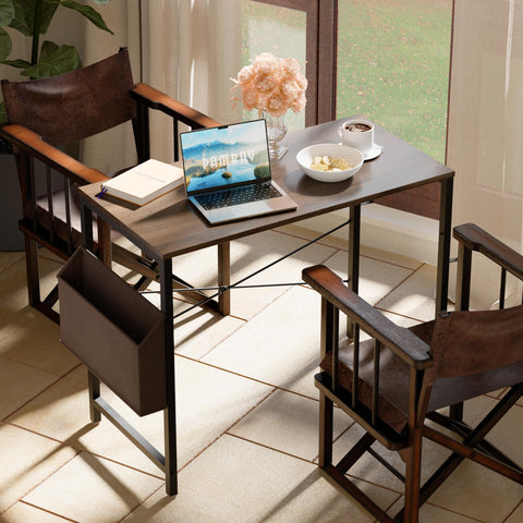 Pamray escritorio con bolsa de almacenamiento lateral para organización eficiente.