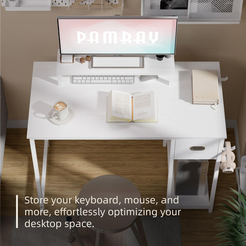 Pamray escritorio con ganchos para colgar artículos como bolso y auriculares.