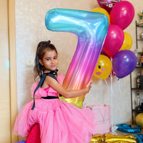 PatiCool globo número 7 arcoíris colgado en pared, decoración duradera