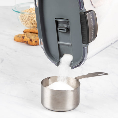 Progressive ProKeeper: tapa plegable para facilitar el lavado y el uso diario.