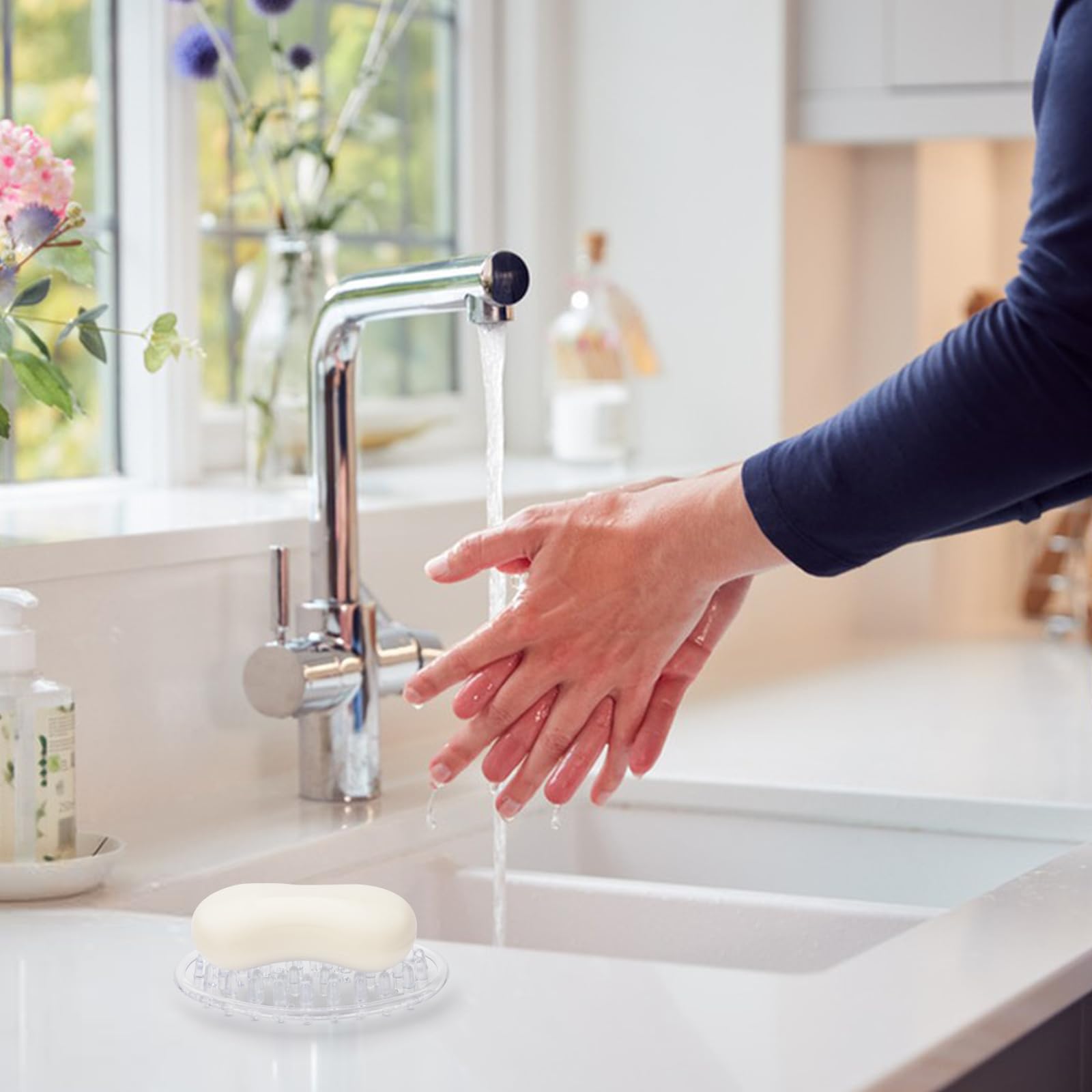 Jabonera Sankoly, fácil de limpiar gracias a su superficie lisa.