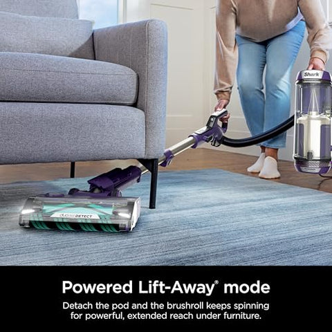 Shark POWERDETECT modo Lift-Away facilita limpieza de escaleras y muebles
