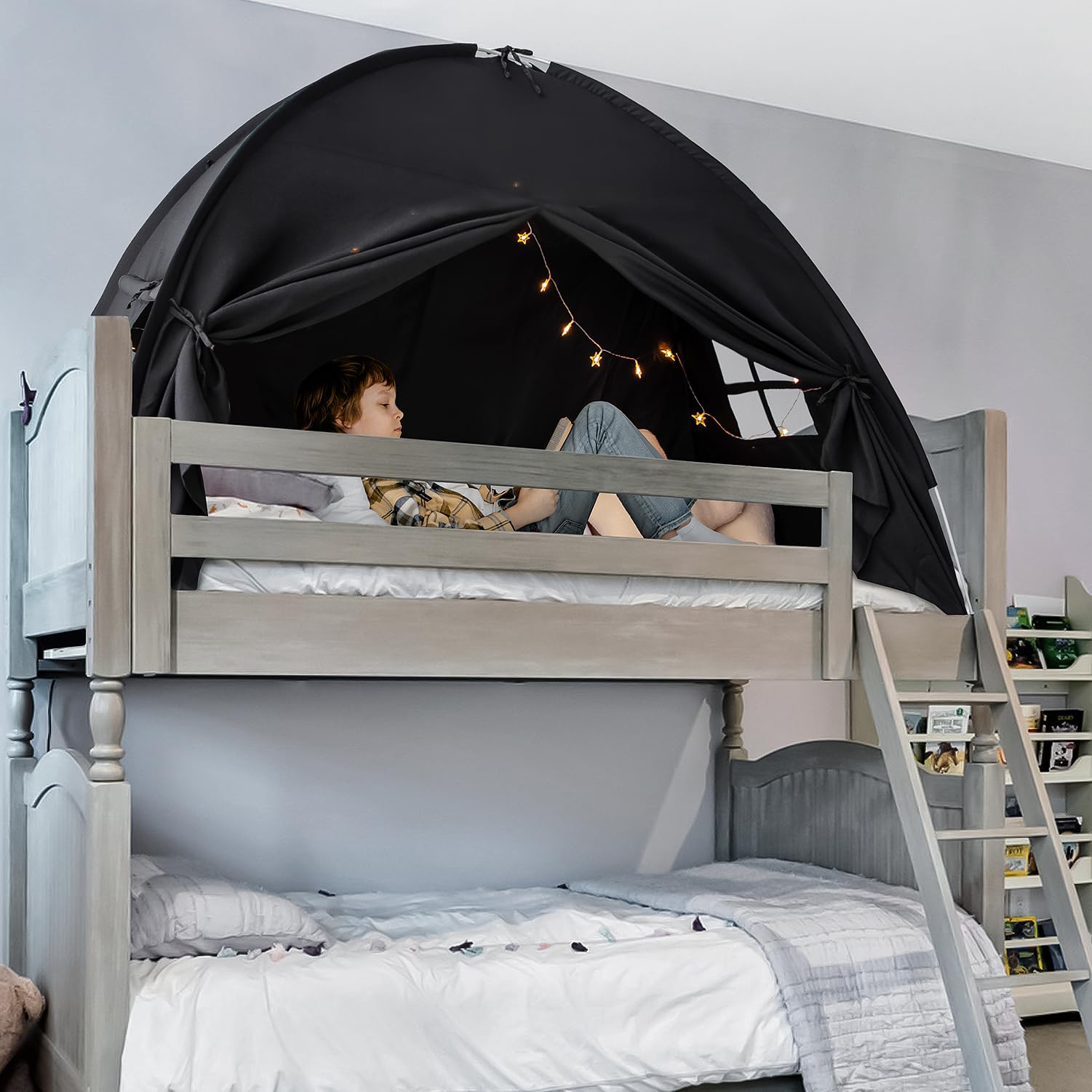 Sherilyn cama-toldo espacio amplio para juego y lectura.