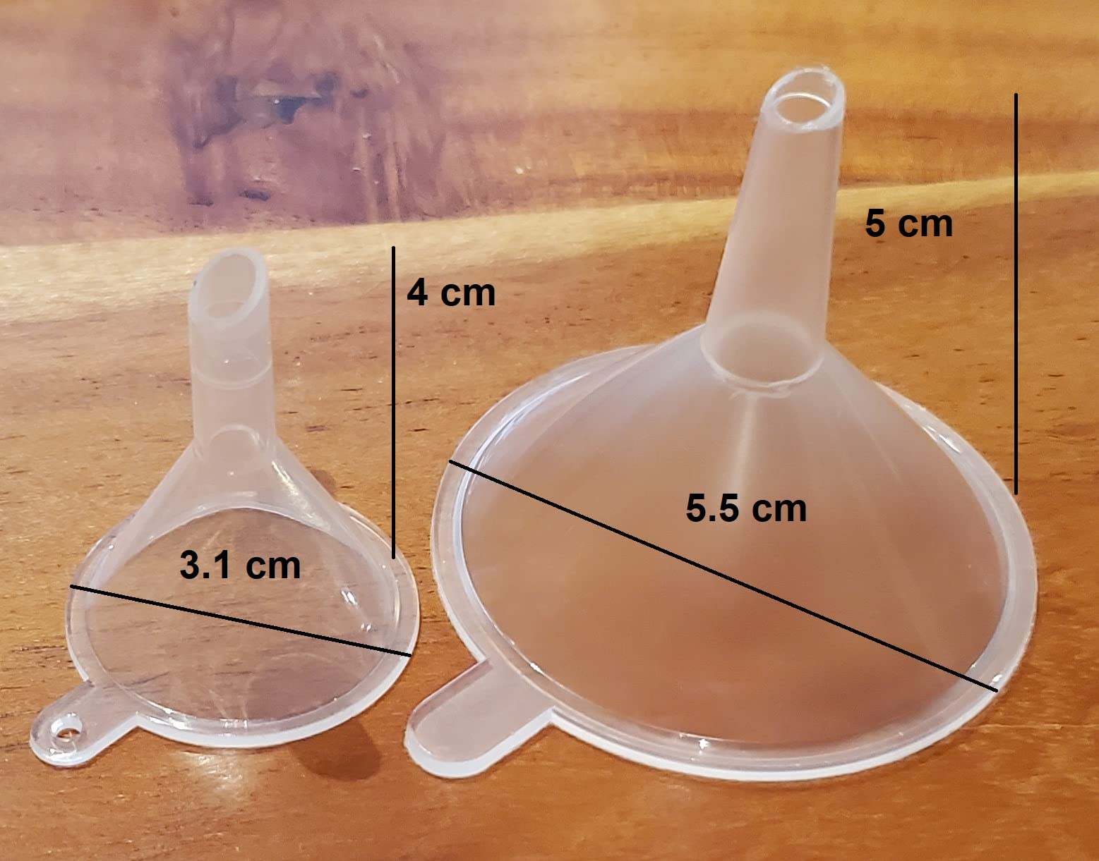 Embudo azul TitanOwl de 6,8 cm para cuellos de botellas estrechos.