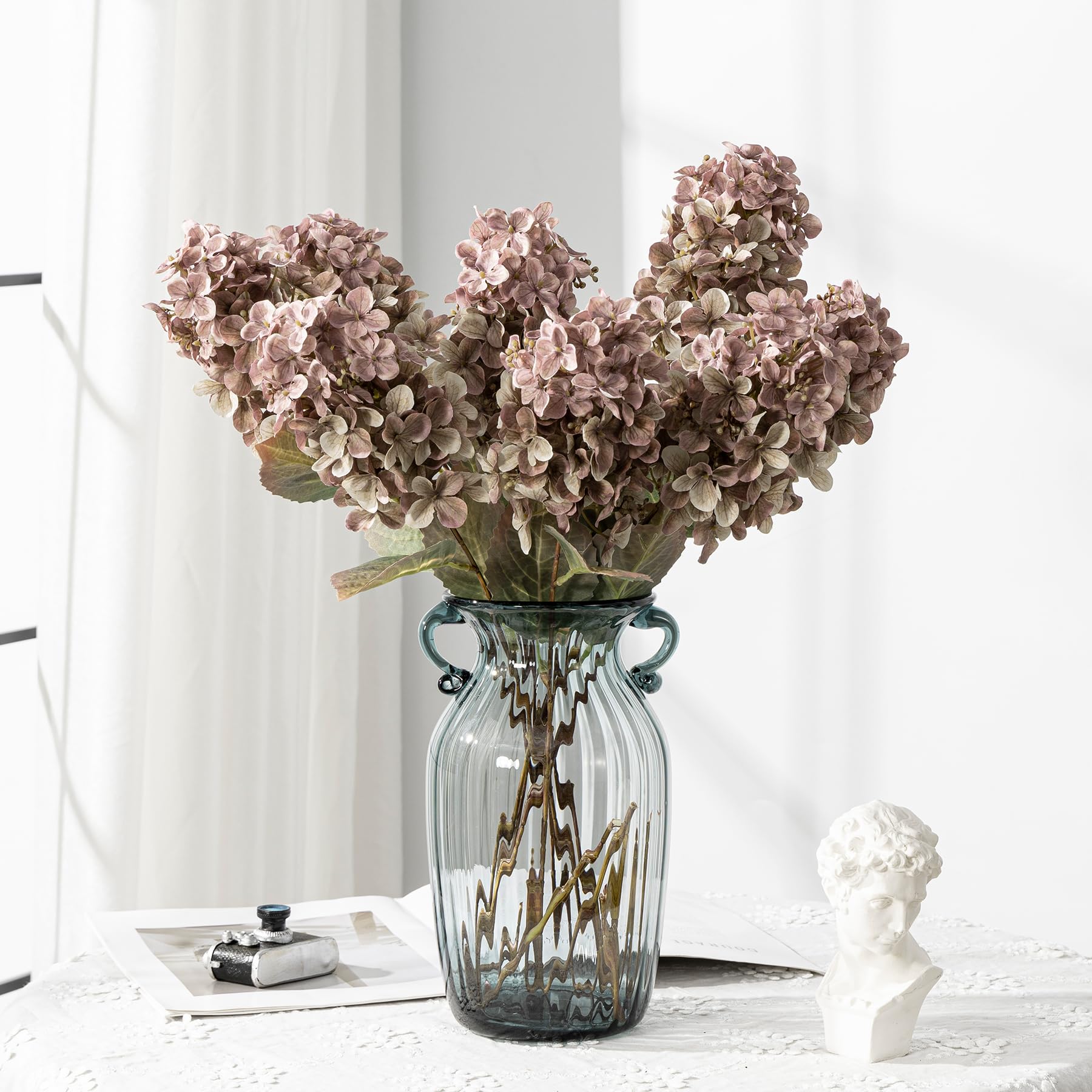 Arreglo en jarrón con hortensias artificiales para salas