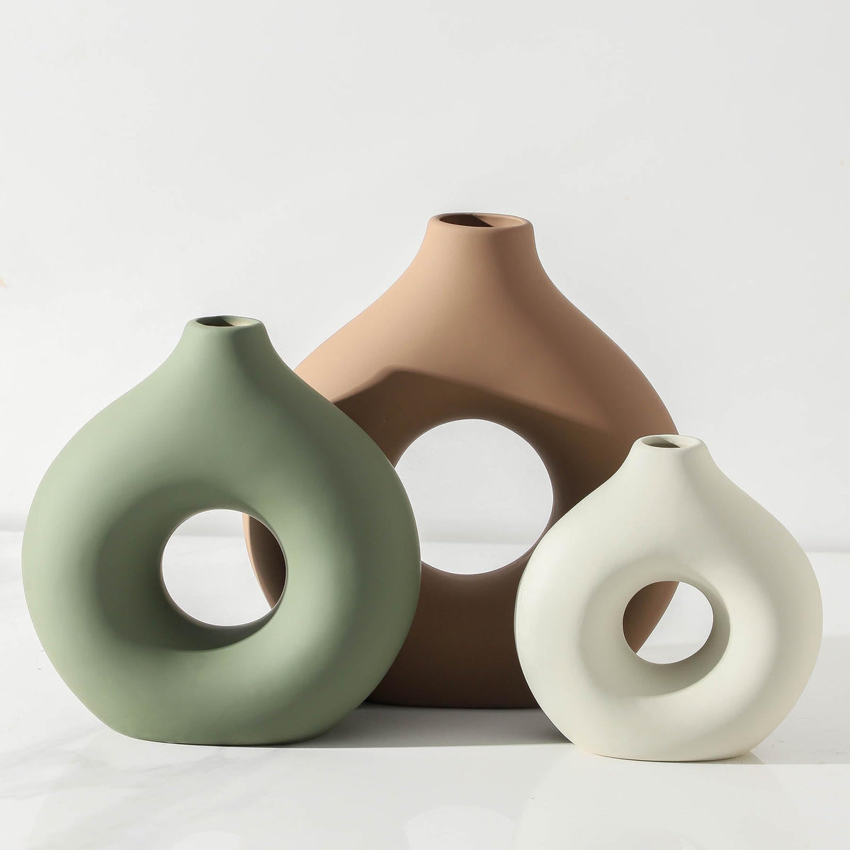 Vanselia jarrón cerámico grande como centro de mesa para flores frescas.