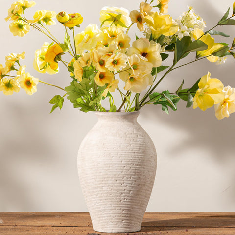 Vanselia vaso cerámico para flores artificiales, ideal para arreglos sin mantenimiento.