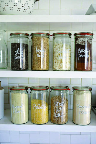 Frasco WECK con tapa y sello de aire para conservar alimentos.