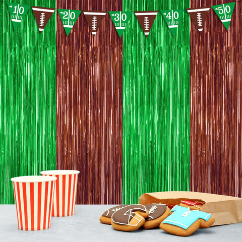 Rincones festivos con cortinas metálicas ZATAYE para destacar tema deportivo.